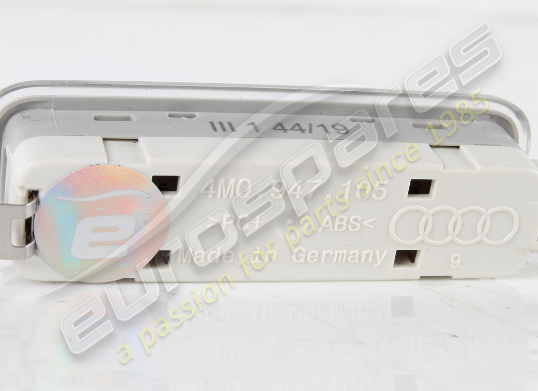 LUZ INTERIOR LAMBORGHINI USADA. NÚMERO DE PIEZA 4M0947105 (3) luz interior lamborghini usada. número de pieza 4m0947105 (3)