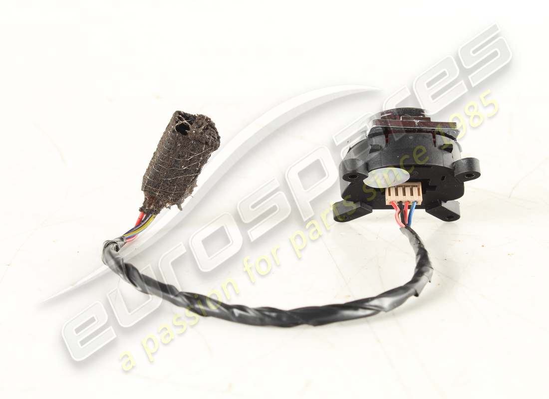 USADO MASERATI CONTROL DE EMERGENCIA. NÚMERO DE PIEZA 197803 (3) usado maserati control de emergencia. número de pieza 197803 (3)