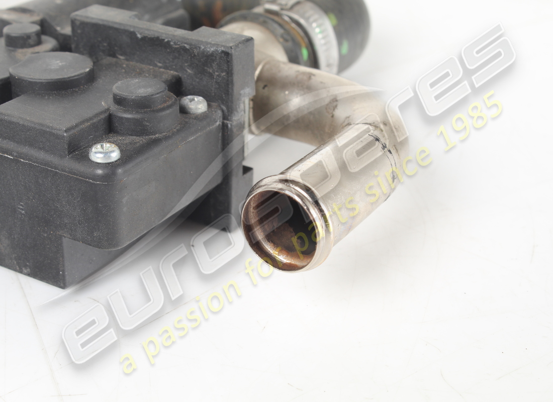 válvula tgk izquierda (control de calefacción) usada ferrari. número de pieza 67444900 (3)