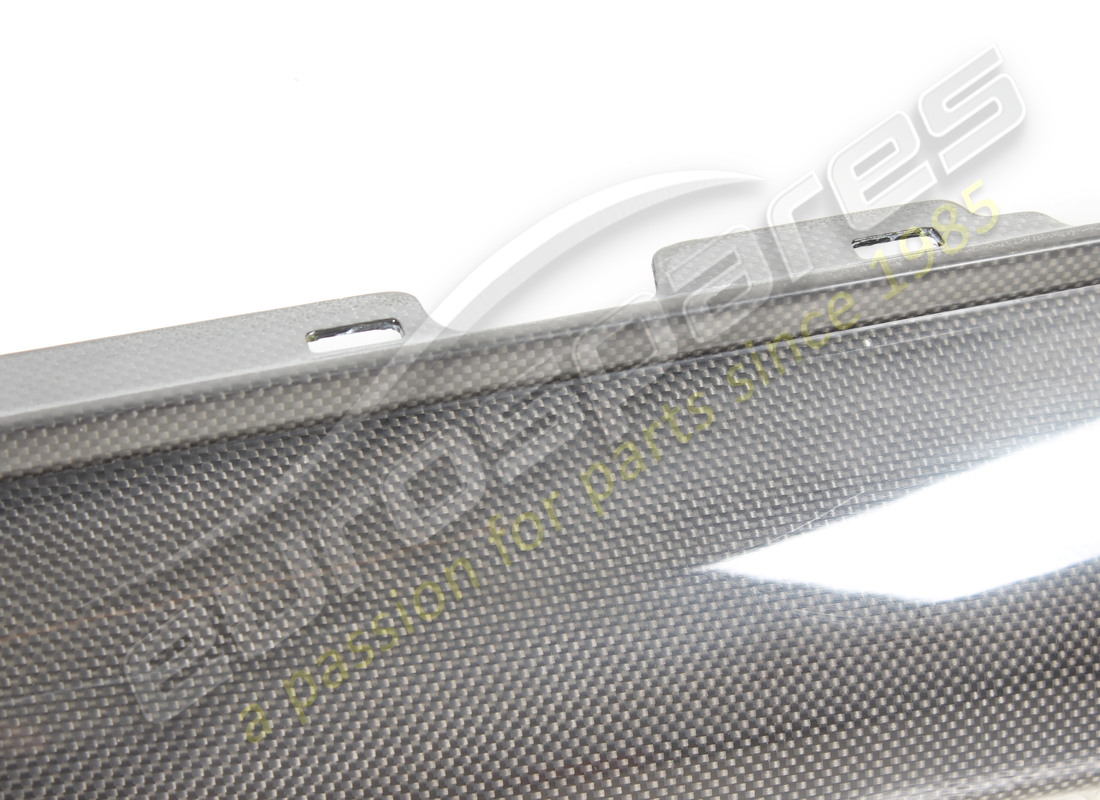 faldón lateral derecho de carbono reacondicionado ferrari. número de pieza 777167 (3)