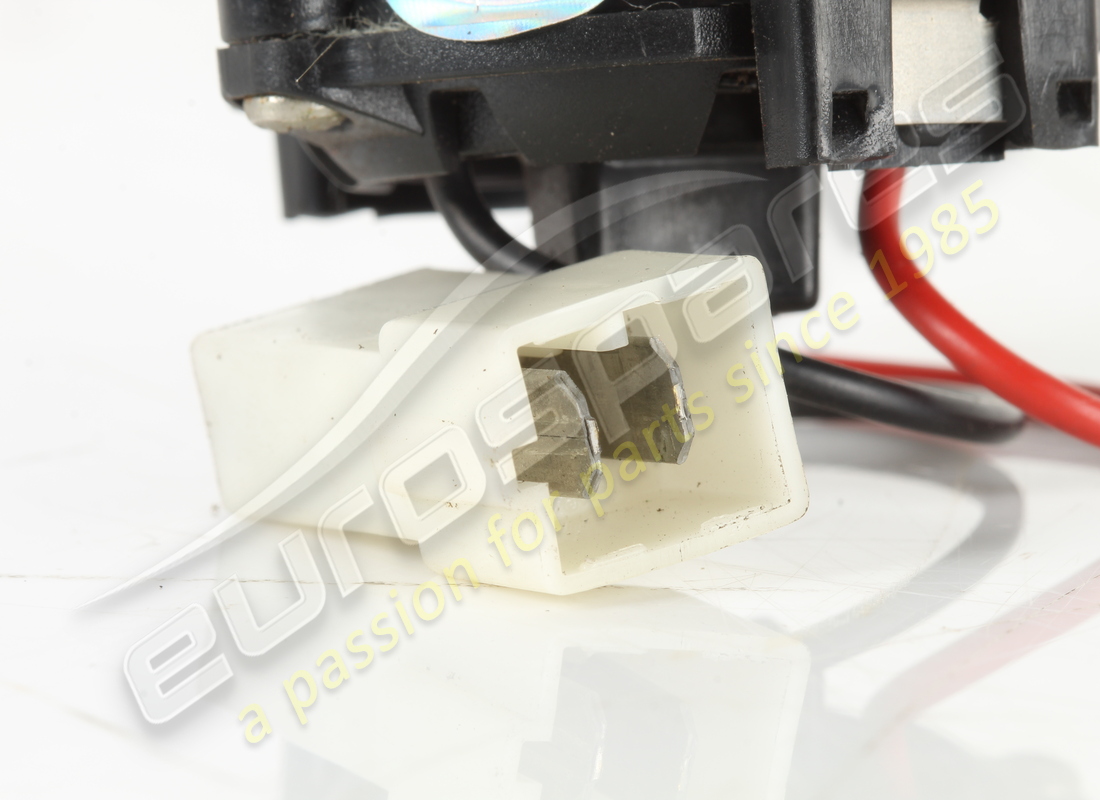 lámpara de guantera usada ferrari. número de pieza 60743100 (6)