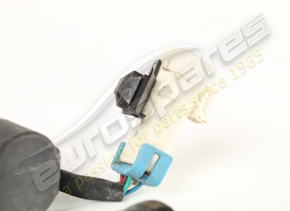 válvula tgk izquierda (control de calefacción) usada ferrari. número de pieza 67444900 (2)