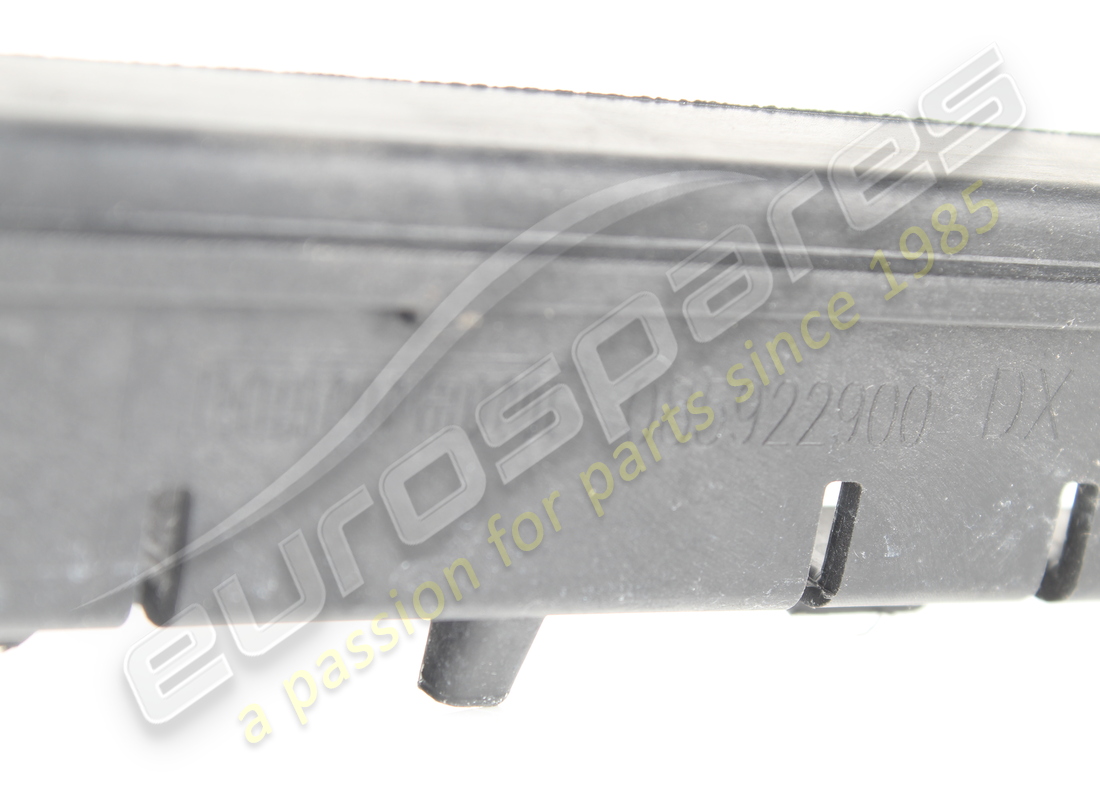 usado ferrari soporte de montaje lateral derecho. número de pieza 85922900 (2)