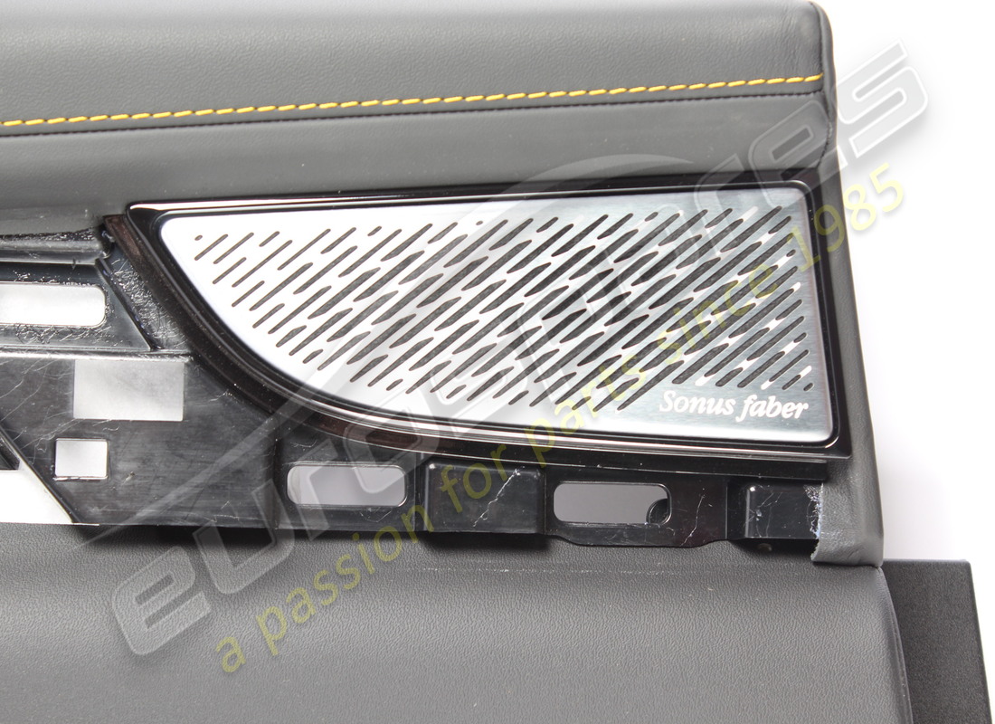 conjunto de panel de puerta trasera izquierda usado maserati. número de pieza 670225954 (3)