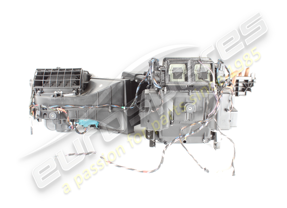 AIRE ACONDICIONADO COMPLETO USADO Ferrari. NÚMERO DE PIEZA 86962100 (1)