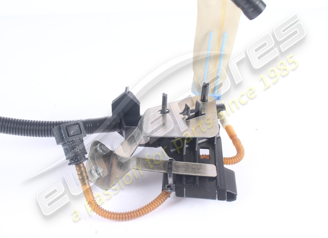 CONJUNTO DE CHORRO DE BOMBA USADO ASTON MARTIN, COMBUSTIBLE IZQUIERDO. NÚMERO DE PIEZA 4G439B260DA (3) conjunto de chorro de bomba usado aston martin, combustible izquierdo. número de pieza 4g439b260da (3)