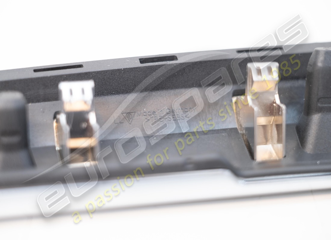 NUEVA MOLDURA DECORATIVA PORSCHE LHD - (LADO DEL PASAJERO) PLATA GALVANO. NÚMERO DE PIEZA 99155238803V08 (3) nueva moldura decorativa porsche lhd - (lado del pasajero) plata galvano. número de pieza 99155238803v08 (3)
