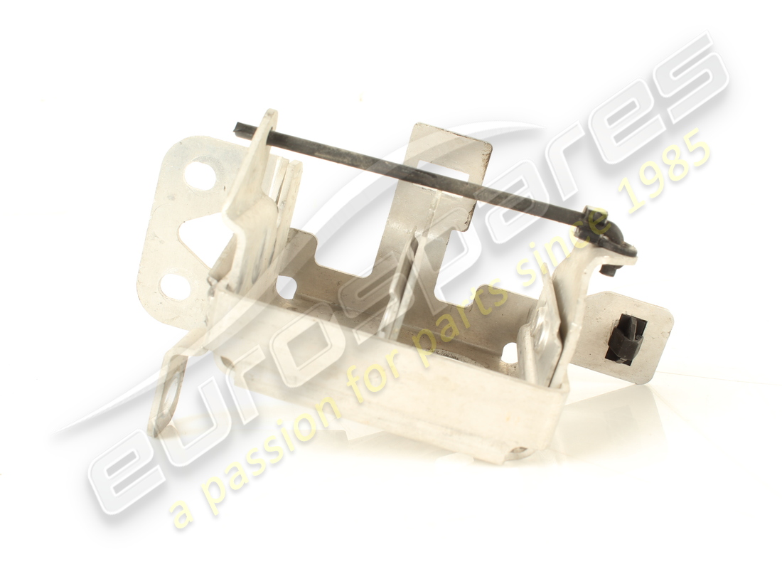 soporte de montaje de válvula tgk usado ferrari. número de pieza 84066200 (2)