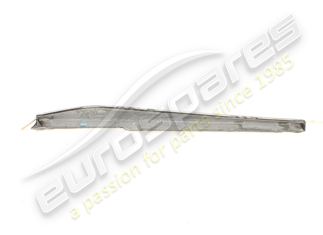 faldón lateral derecho de carbono reacondicionado ferrari. número de pieza 777167 (2)
