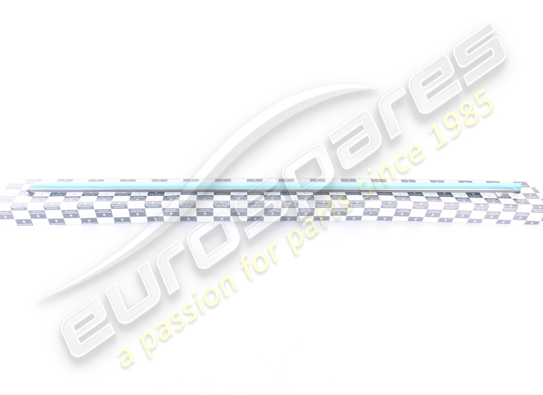 nueva junta rascadora de vidrio delantera izquierda maserati. número de pieza 670157599 (1)