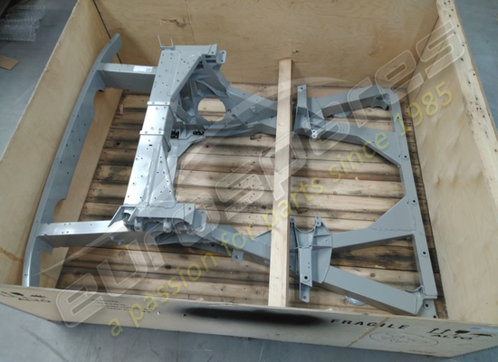 nuevo ferrari número de pieza del subframe trasero 985336904