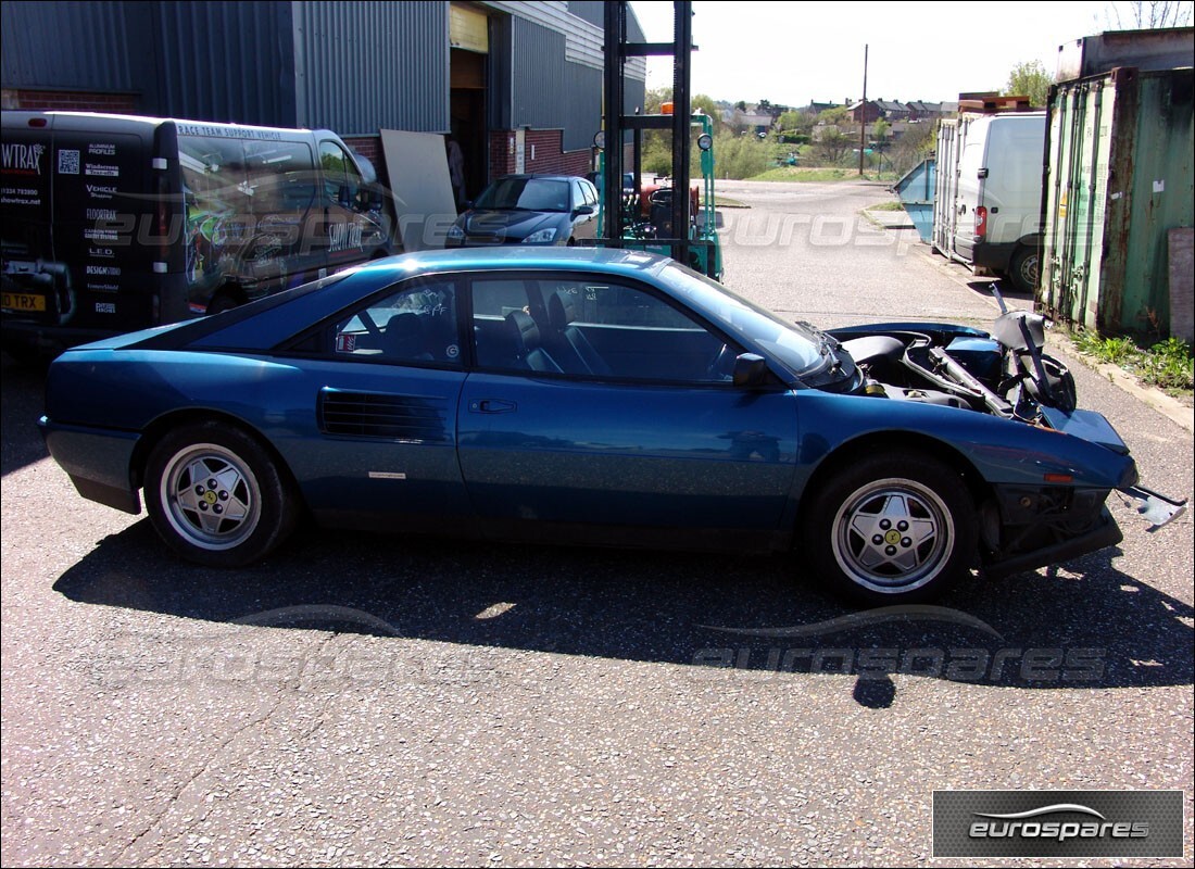 ferrari mondial 3.4 t coupe/cabrio preparándose para el desmantelamiento en eurospares