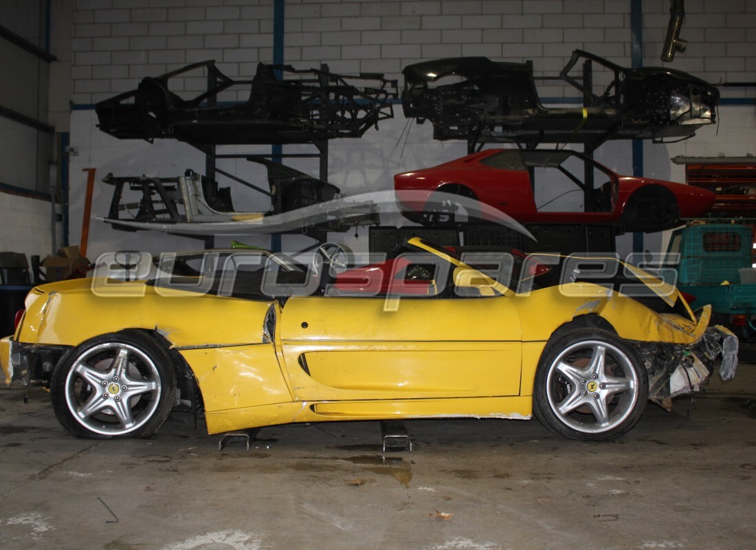 ferrari 355 (5.2 motronic) con 36,216 miles, preparándose para desmantelar #5