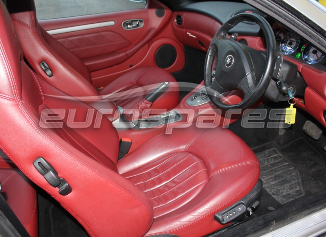 maserati 4200 coupe (2004) con 55,871 miles, preparándose para desmantelar #10