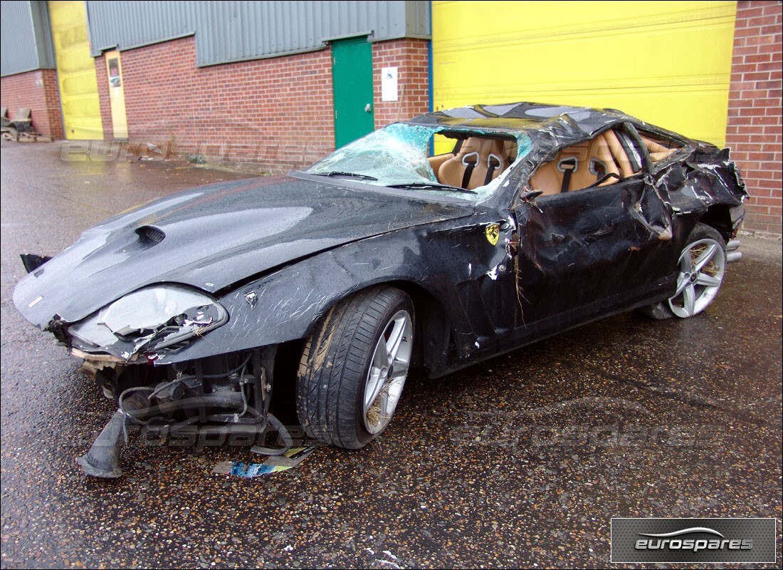 ferrari 575m maranello preparándose para el desmantelamiento en eurospares