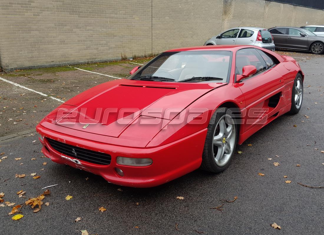 ferrari 355 (5.2 motronic) preparándose para el desmantelamiento en eurospares