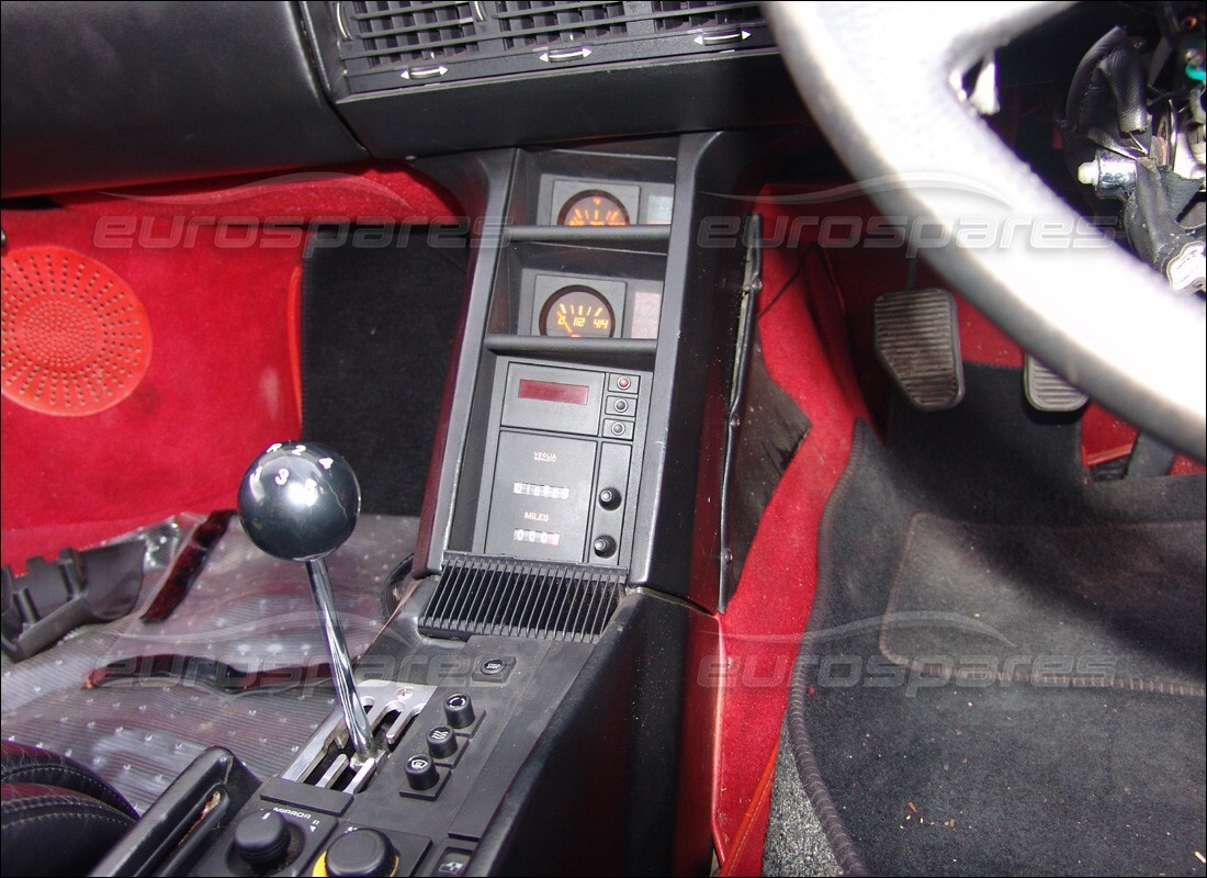 ferrari testarossa (1990) con 18,584 miles, preparándose para desmantelar #3