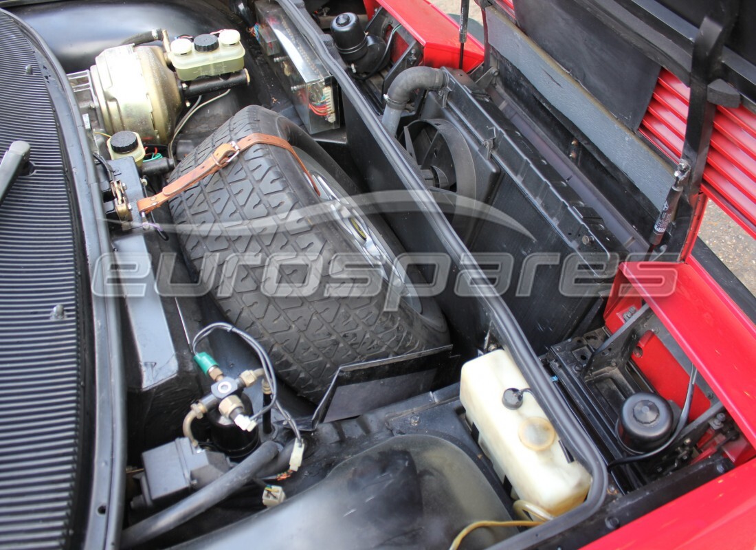 ferrari mondial 3.0 qv (1984) con 56,204 kilómetros, en preparación para desmantelamiento #7
