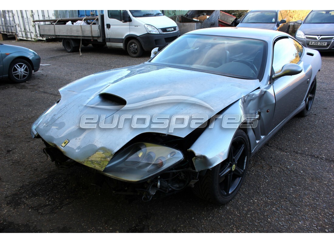 ferrari 575m maranello preparándose para el desmantelamiento en eurospares