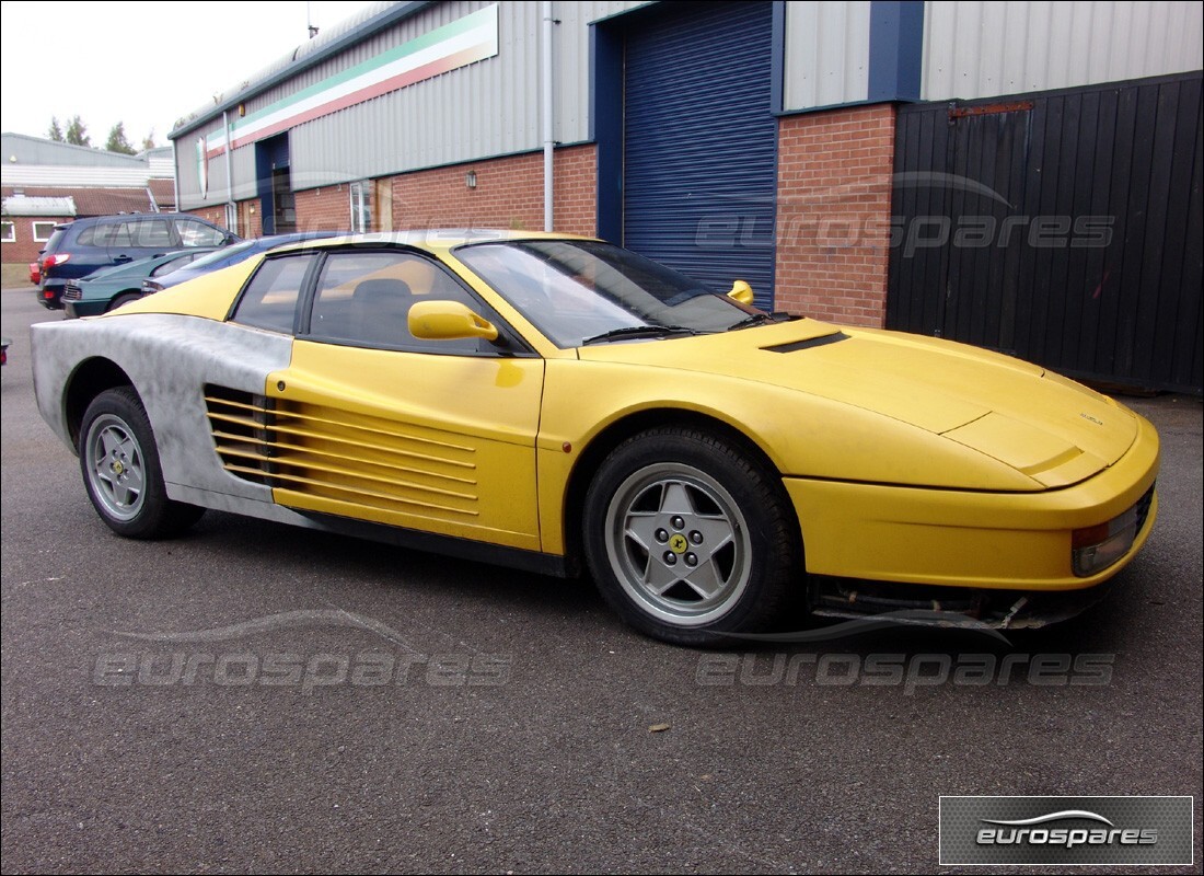 ferrari testarossa (1990) con 18,000 kilómetros, en preparación para desmantelamiento #5