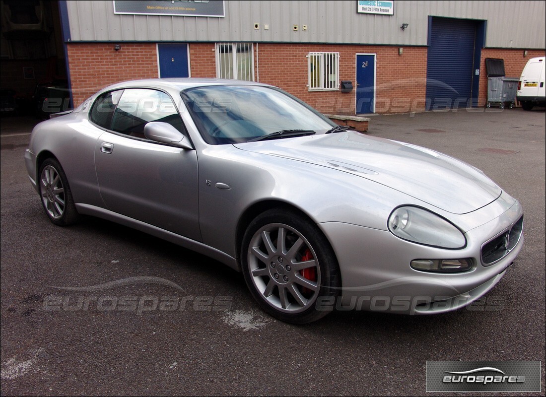 maserati 3200 gt/gta/assetto corsa preparándose para el desmantelamiento en eurospares