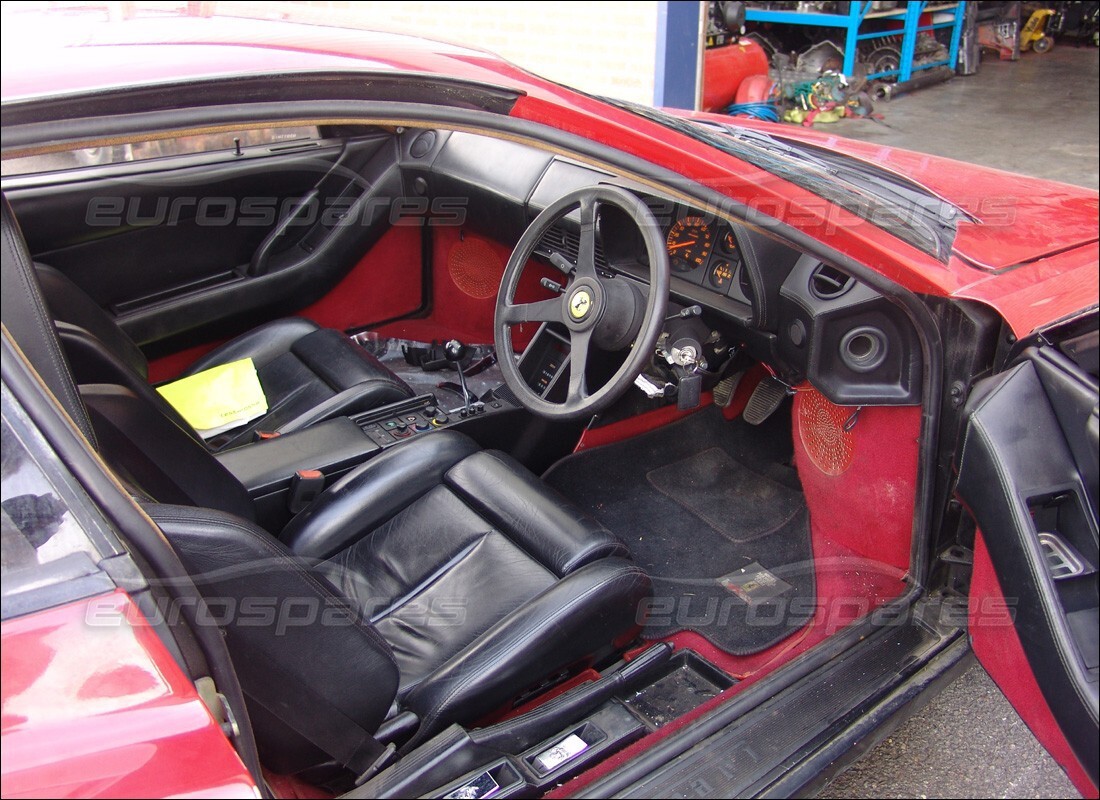 ferrari testarossa (1990) con 18,584 miles, preparándose para desmantelar #2