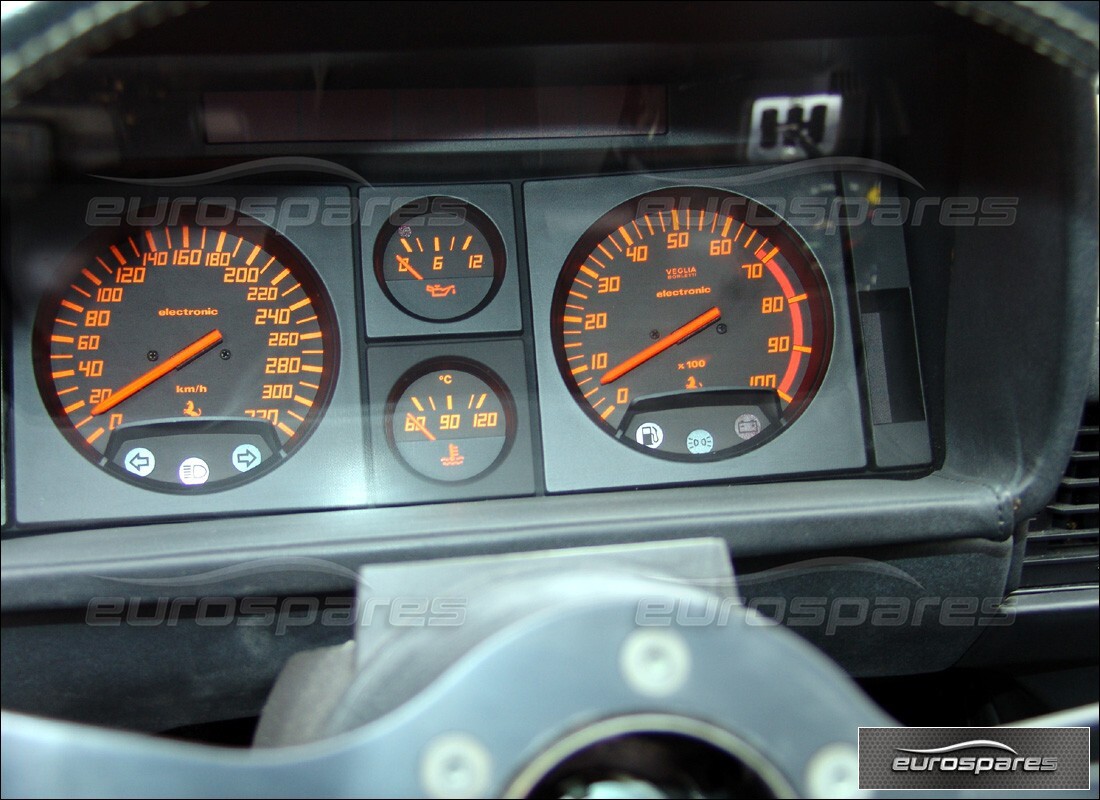 ferrari testarossa (1990) con 18,000 kilómetros, en preparación para desmantelamiento #7