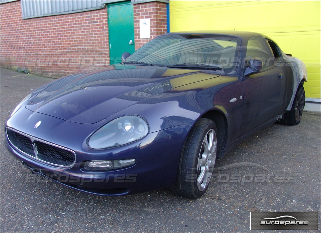 maserati 4200 coupe (2003) preparándose para el desmantelamiento en eurospares