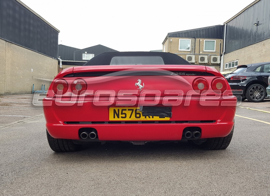 ferrari 355 (2.7 motronic) con 28,735 miles, preparándose para desmantelar #8