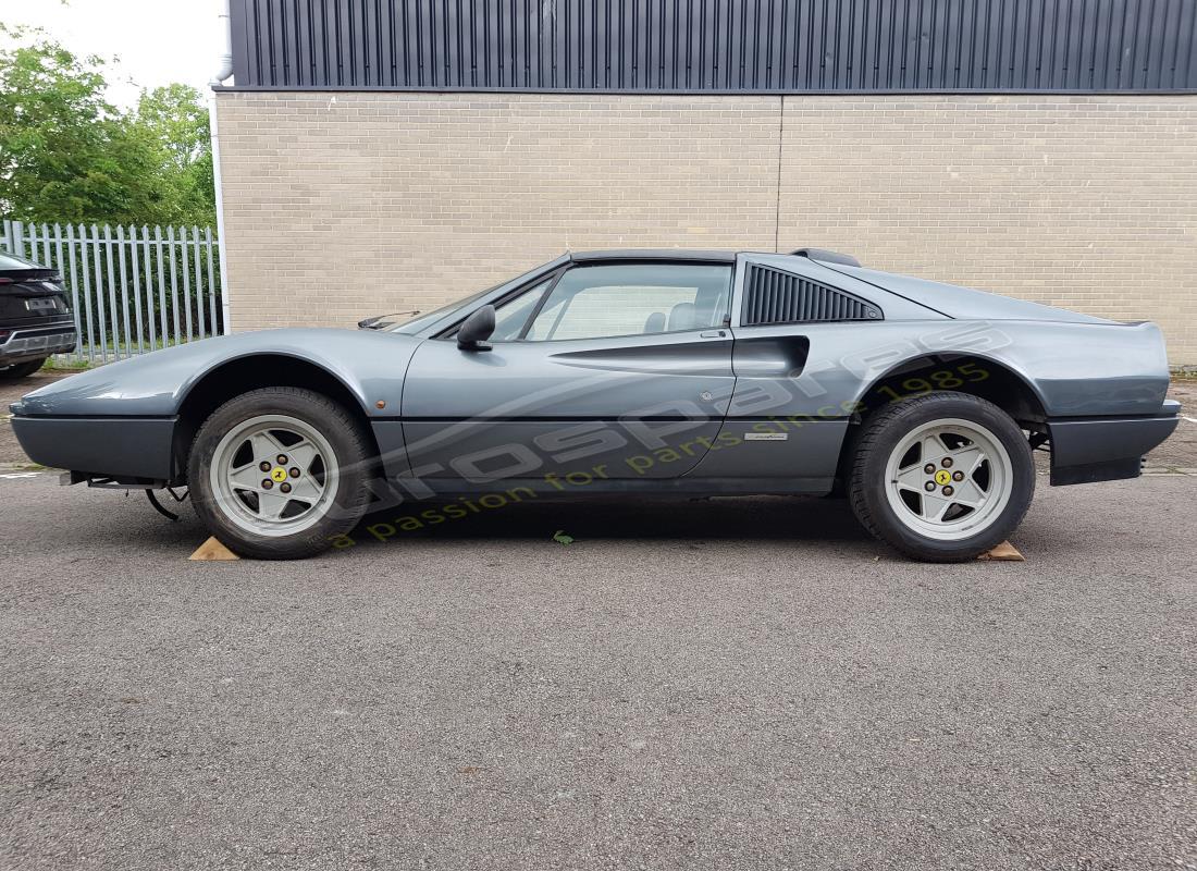 ferrari 328 (1985) con 20,317 kilómetros, en preparación para desmantelamiento #2