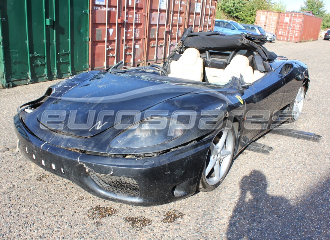 ferrari 360 spider preparándose para el desmantelamiento en eurospares