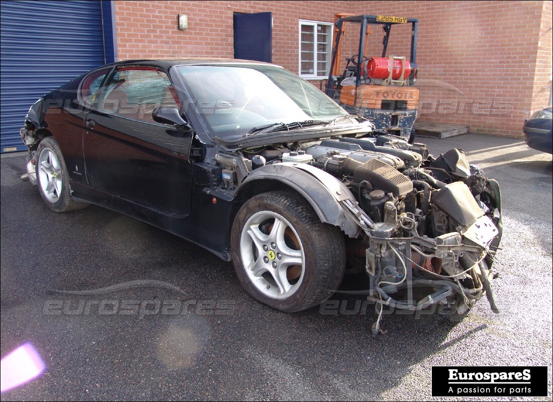 ferrari 456 gt/gta preparándose para el desmantelamiento en eurospares