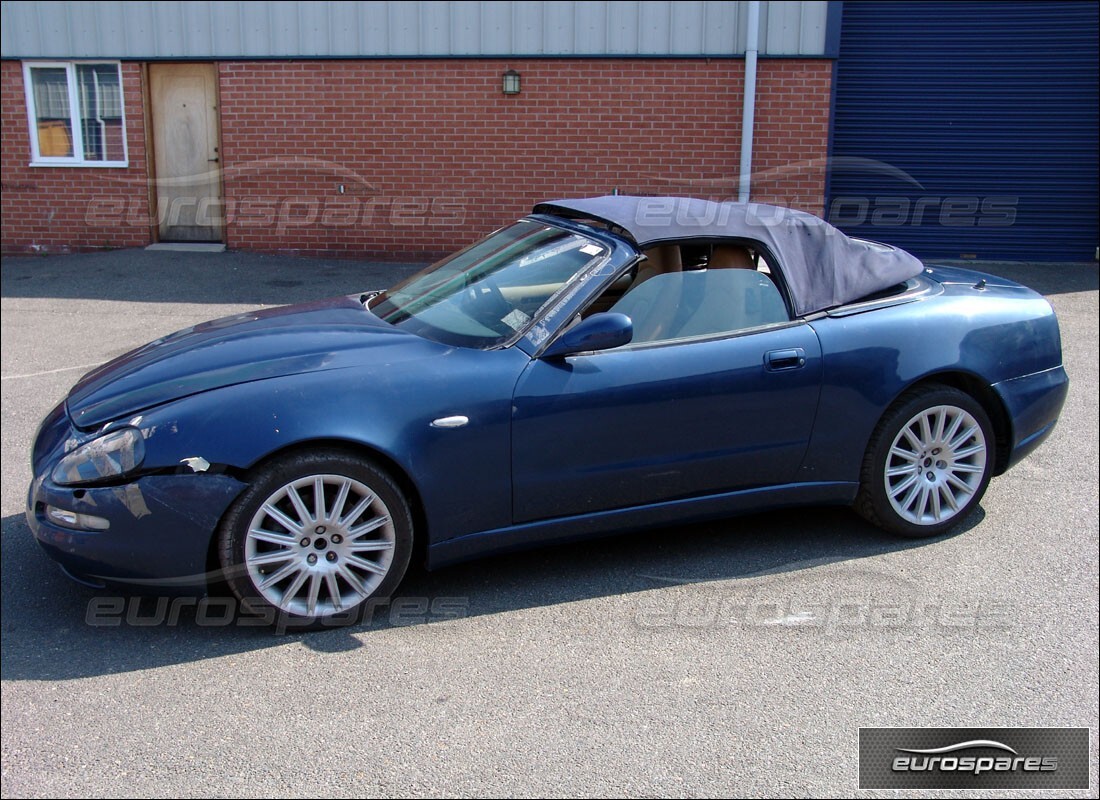 maserati 4200 spyder (2003) preparándose para el desmantelamiento en eurospares