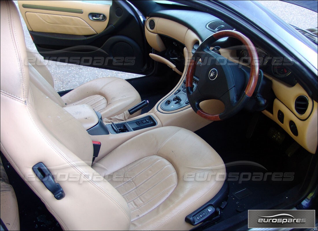maserati 4200 coupe (2003) con 60,012 miles, preparándose para desmantelar #4