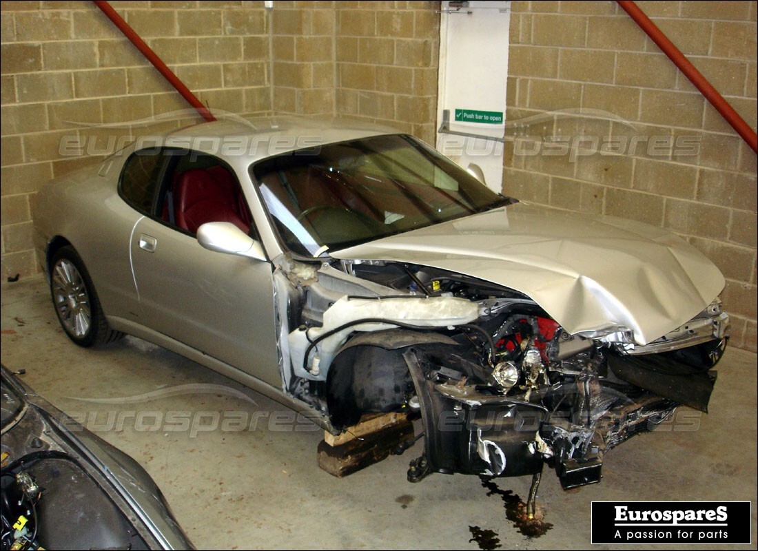 maserati 4200 coupe (2003) con 62,000 miles, preparándose para desmantelar #3