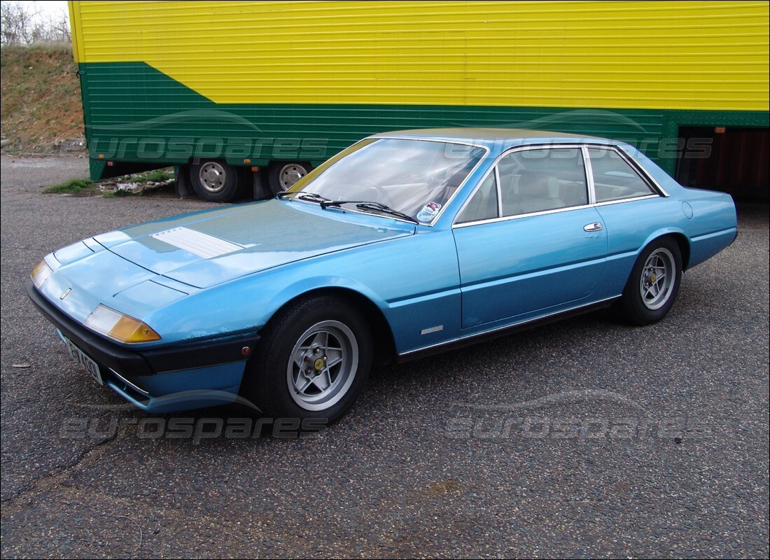 ferrari 400i (1983 mechanical) preparándose para el desmantelamiento en eurospares