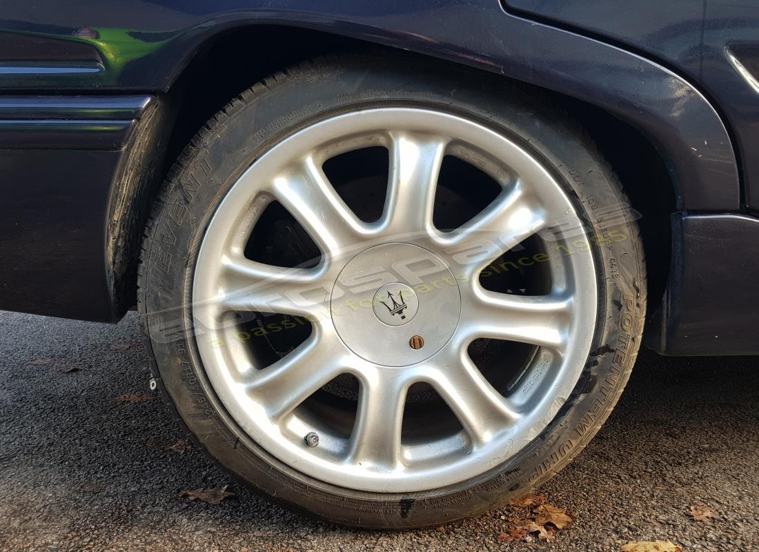 maserati qtp v6 (1996) con varios, preparándose para desmantelar #19