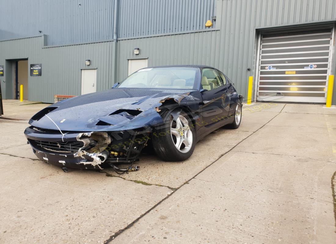 ferrari 456 gt/gta preparándose para el desmantelamiento en eurospares