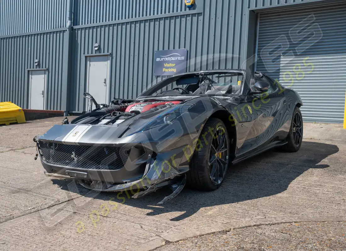 ferrari 812 gts preparándose para el desmantelamiento en eurospares