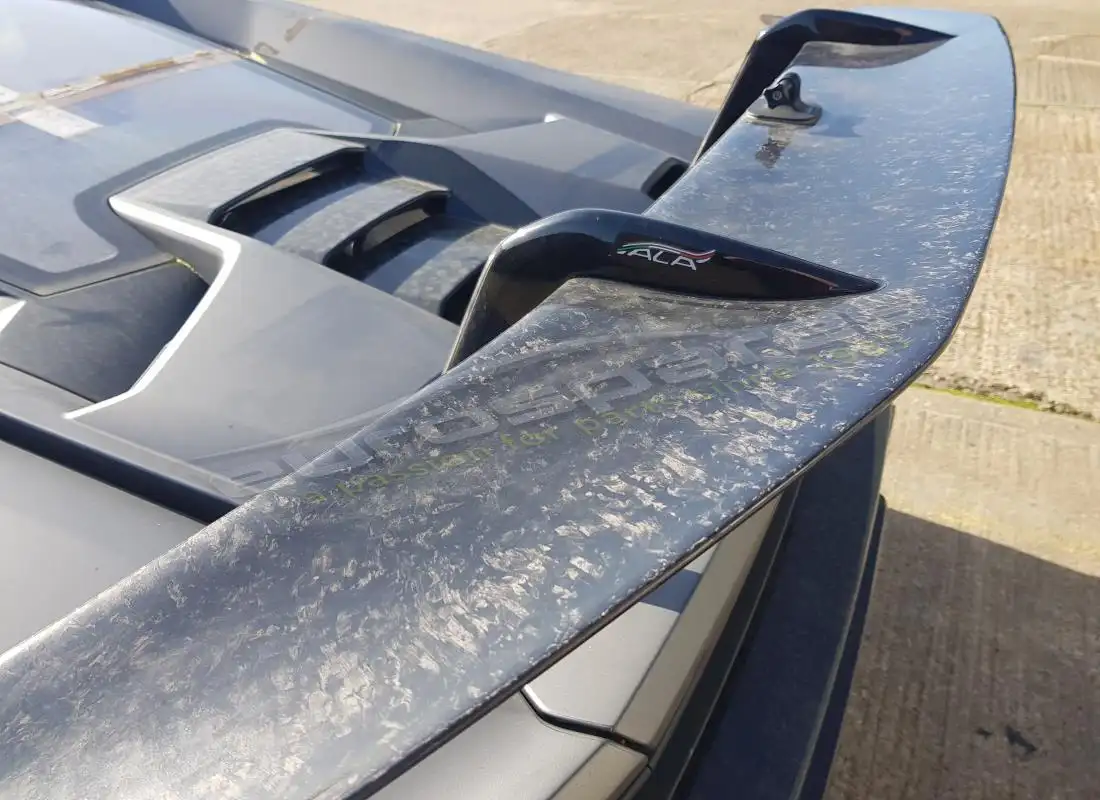 lamborghini performante coupe (2018) con 0 millas, preparándose para el desmantelamiento #15