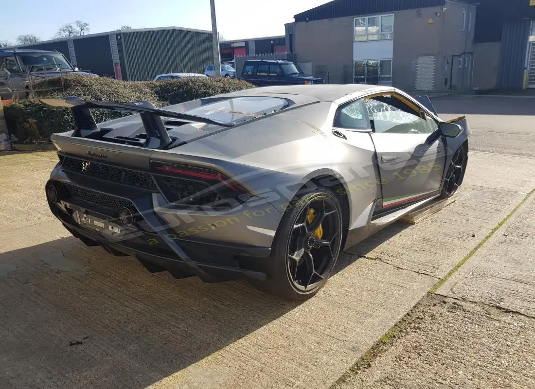 lamborghini performante coupe (2018) con 0 millas, preparándose para el desmantelamiento #5